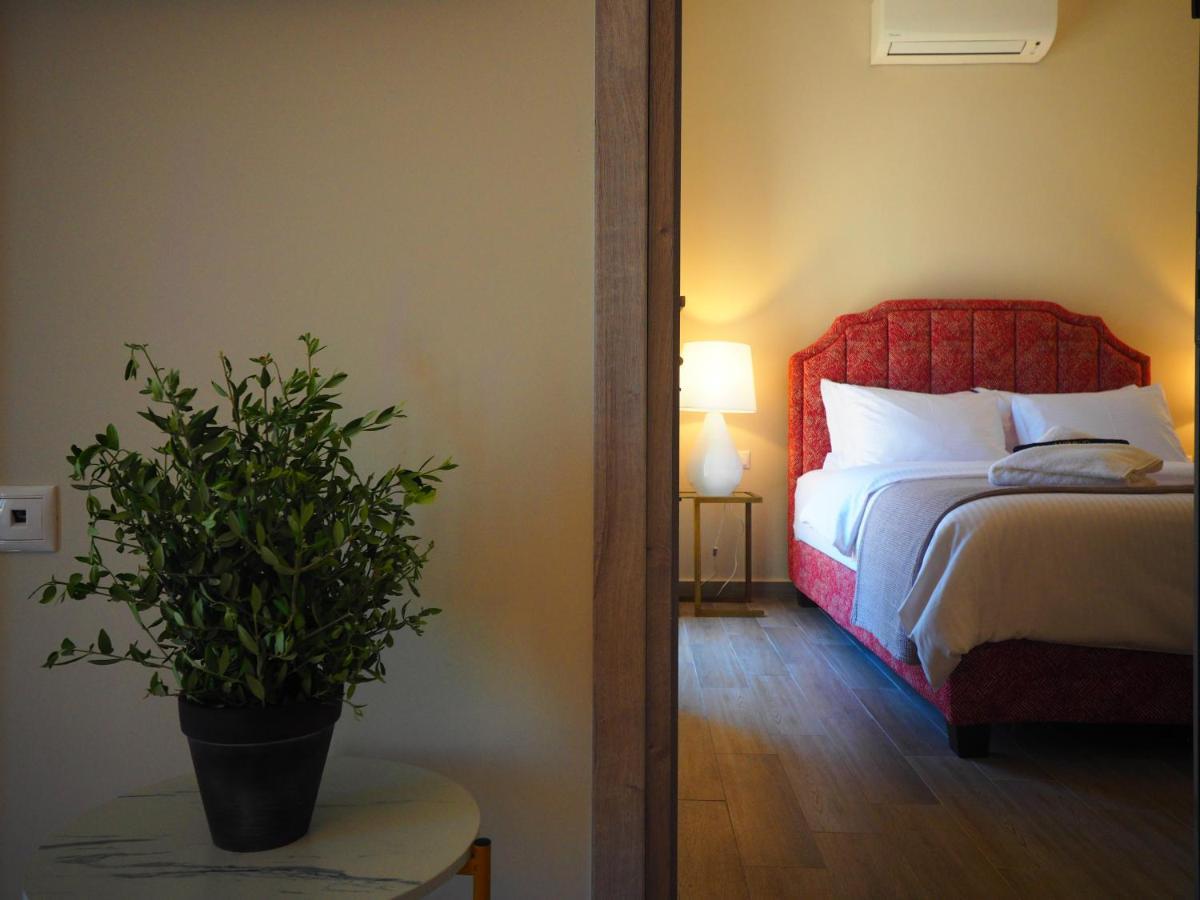 Terra Di Pietra Exclusive Suites & Apartments อาเรโอโปลิส ภายนอก รูปภาพ