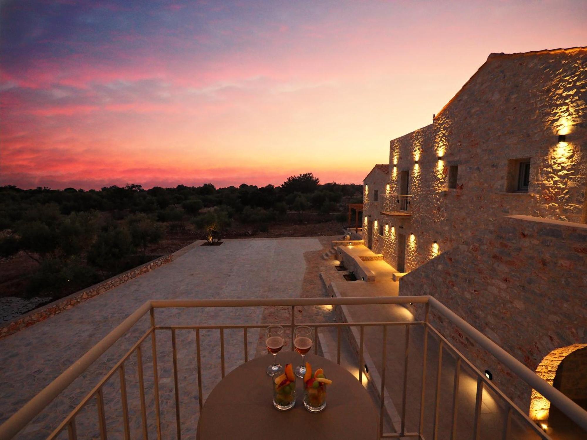 Terra Di Pietra Exclusive Suites & Apartments อาเรโอโปลิส ภายนอก รูปภาพ
