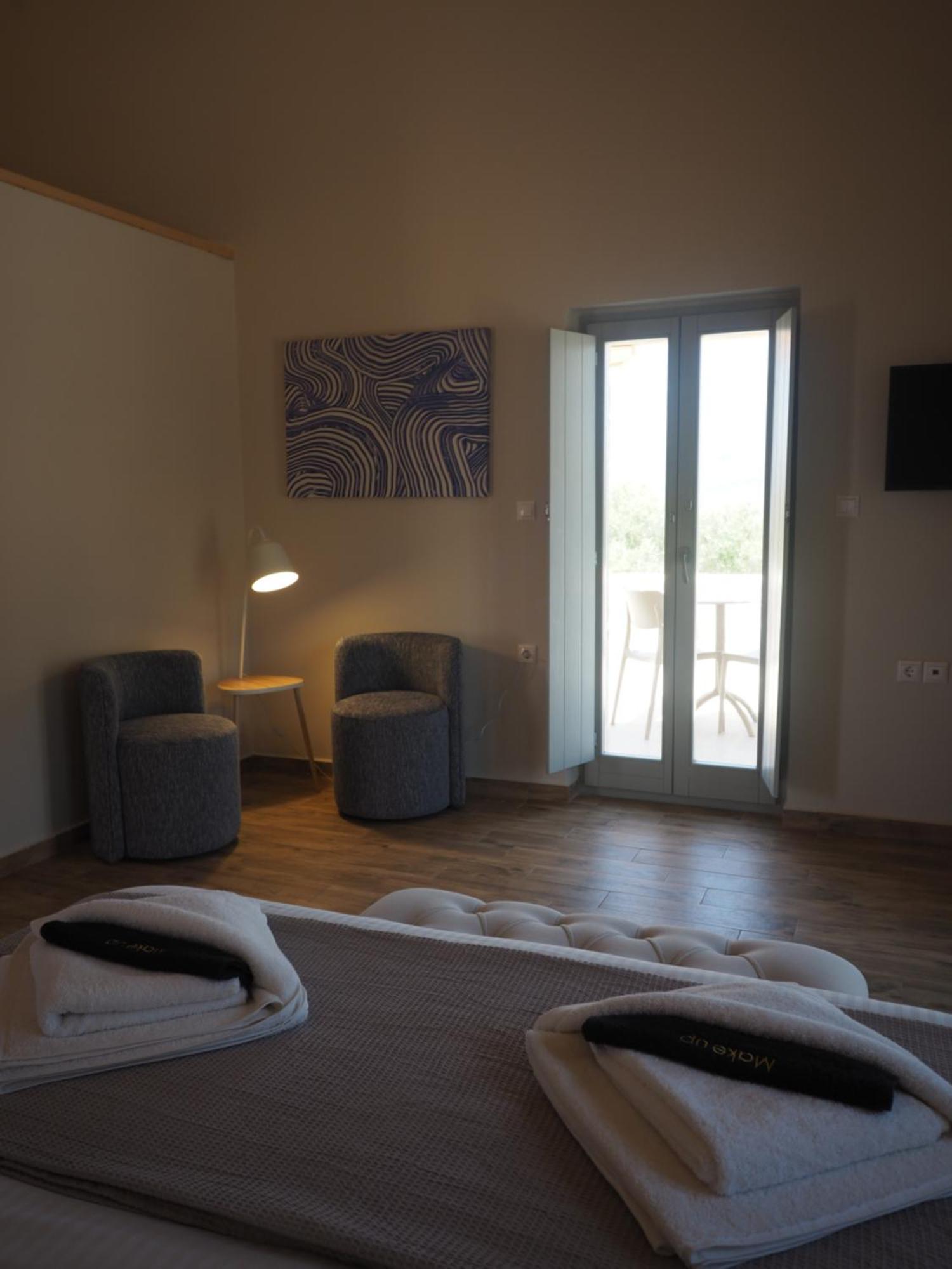 Terra Di Pietra Exclusive Suites & Apartments อาเรโอโปลิส ภายนอก รูปภาพ