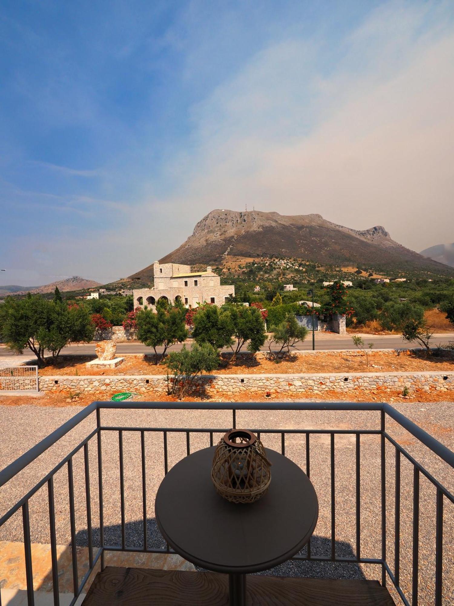 Terra Di Pietra Exclusive Suites & Apartments อาเรโอโปลิส ภายนอก รูปภาพ